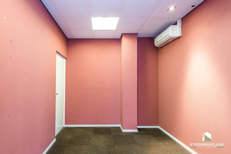 WinkelruimteaanBurgemeester Baumannlaan 140<br/> inRotterdam