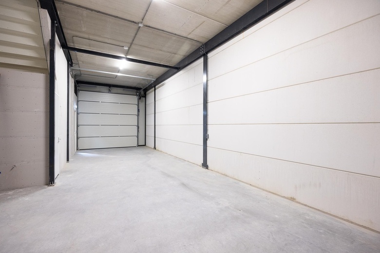 BedrijfsruimteaanKabelweg 45<br/> inRoelofarendsveen BedrijfsruimteaanKabelweg 45<br/> inRoelofarendsveen