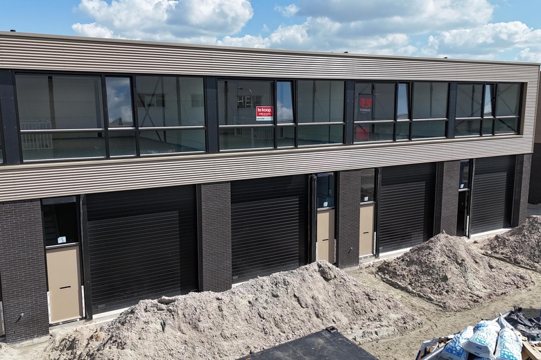 BedrijfsruimteaanOosteinde 5 a 7<br/> inBarendrecht