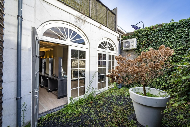 WinkelruimteaanVeerstraat 13<br/> inBussum WinkelruimteaanVeerstraat 13<br/> inBussum