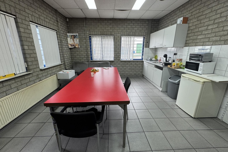 BedrijfsruimteaanSluispolderweg 71<br/> inZaandam BedrijfsruimteaanSluispolderweg 71<br/> inZaandam