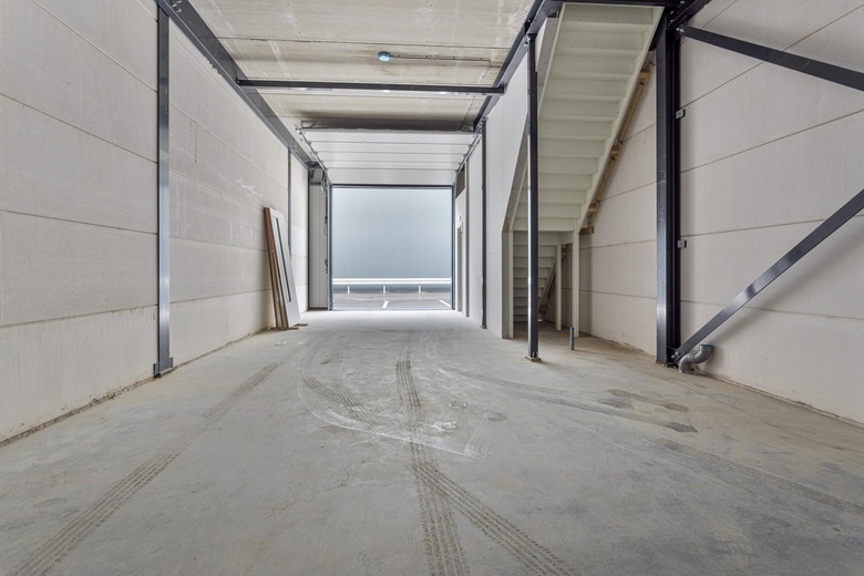 BedrijfsruimteaanKabelweg 43<br/> inRoelofarendsveen