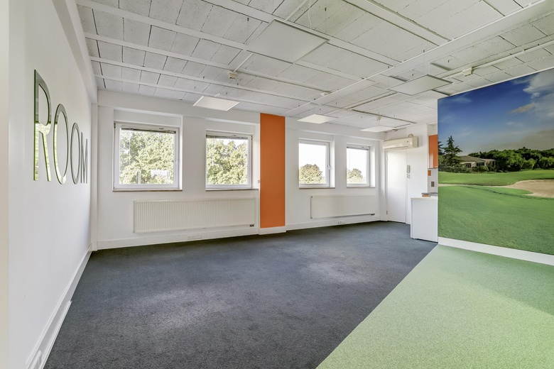 BedrijfsruimteaanStanderdmolen 20<br/> inHouten