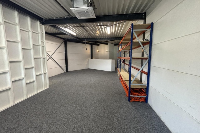 BedrijfsruimteaanNewtonstraat 67<br/> inZoetermeer