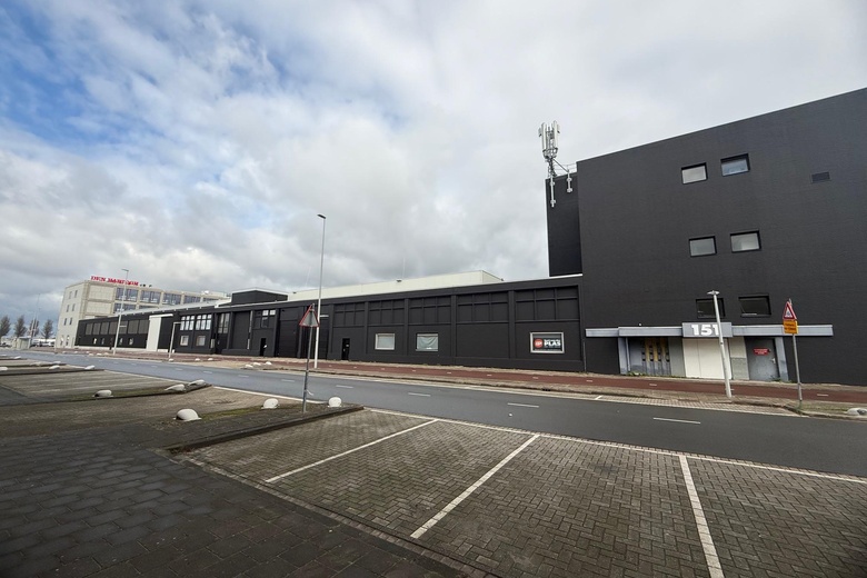 Bekijk foto Bedrijfsruimte aan de Sluisjesdijk 153 in Rotterdam Bekijk foto Bedrijfsruimte aan de Sluisjesdijk 153 in Rotterdam