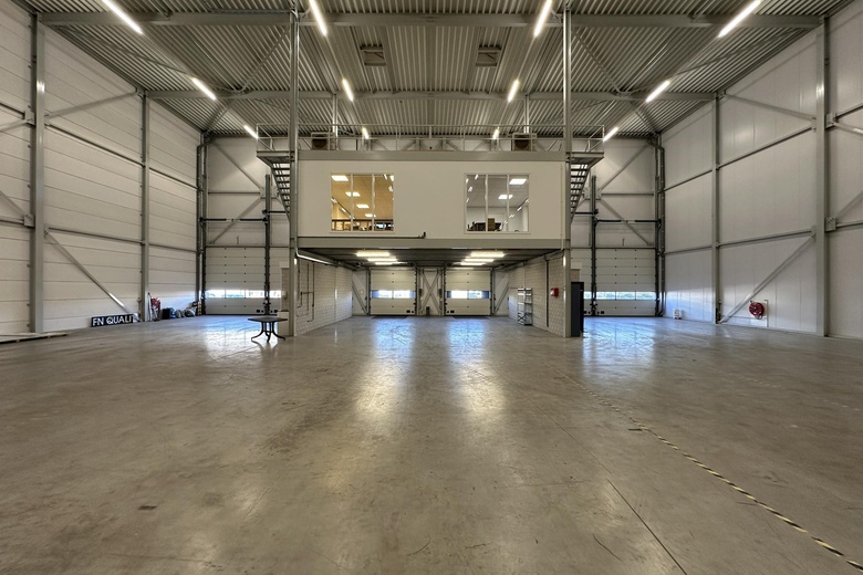 BedrijfsruimteaanVerre weide 9<br/> inVeen BedrijfsruimteaanVerre weide 9<br/> inVeen