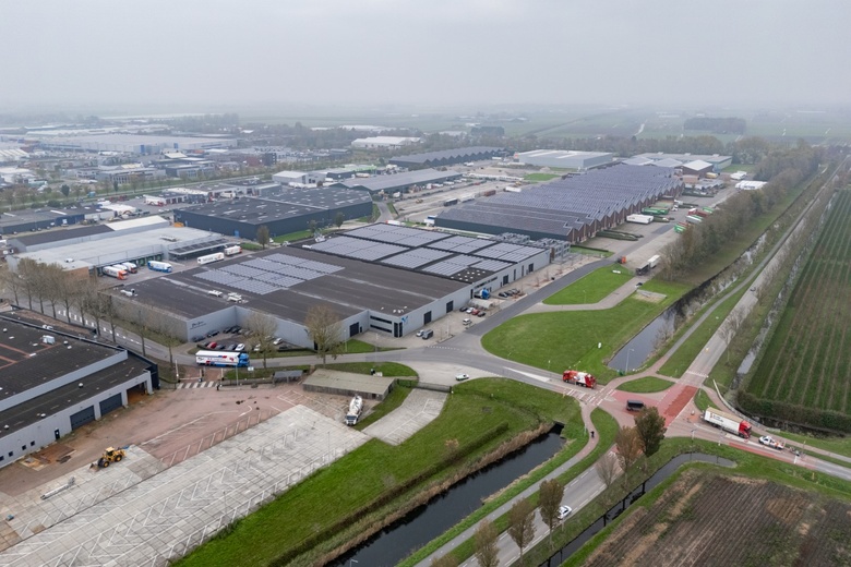 BedrijfsruimteaanCentrale Markt 7<br/> inZwaagdijk-Oost BedrijfsruimteaanCentrale Markt 7<br/> inZwaagdijk-Oost