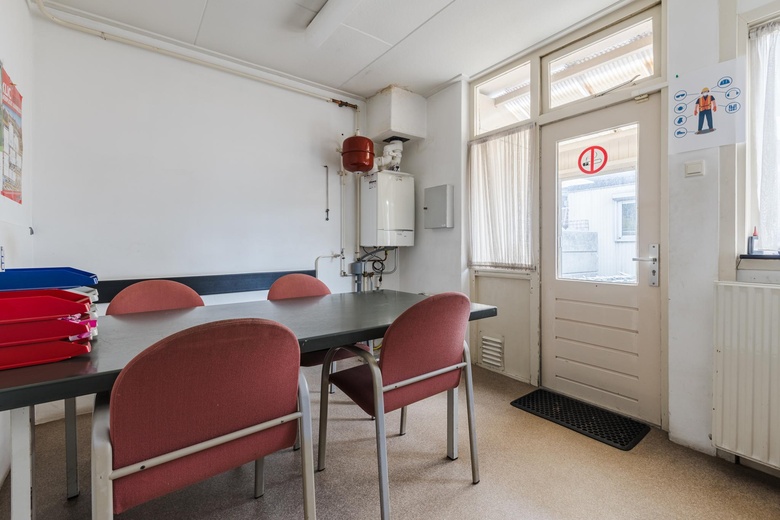 BedrijfsruimteaanAmbachtsweg 1<br/> inLeusden BedrijfsruimteaanAmbachtsweg 1<br/> inLeusden