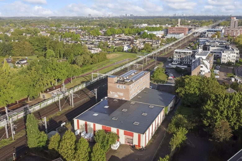 BedrijfsruimteaanStanderdmolen 20<br/> inHouten