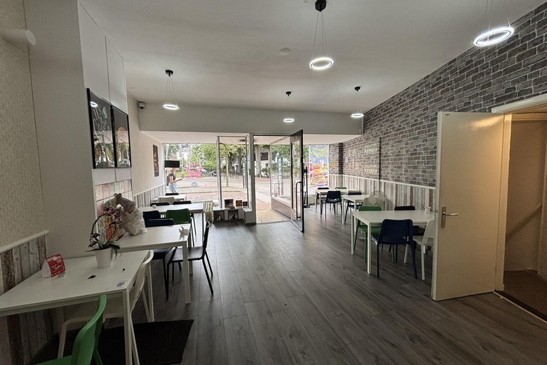 WinkelruimteaanAlbertus Perkstraat 1<br/> inHilversum