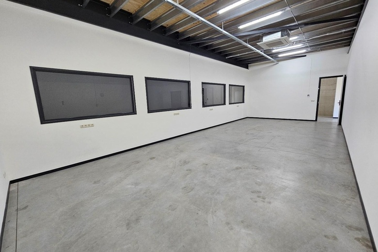BedrijfsruimteaanSchepelstraat 47<br/> inRoermond BedrijfsruimteaanSchepelstraat 47<br/> inRoermond