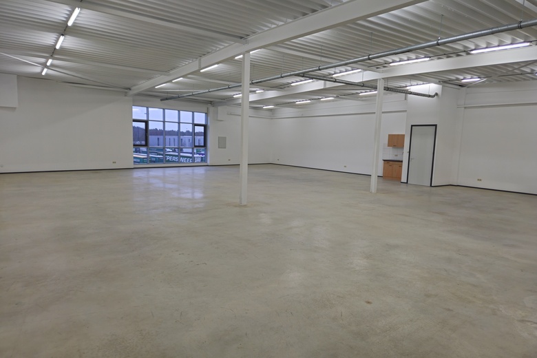 BedrijfsruimteaanMarie Curieweg 1<br/> inRoermond BedrijfsruimteaanMarie Curieweg 1<br/> inRoermond