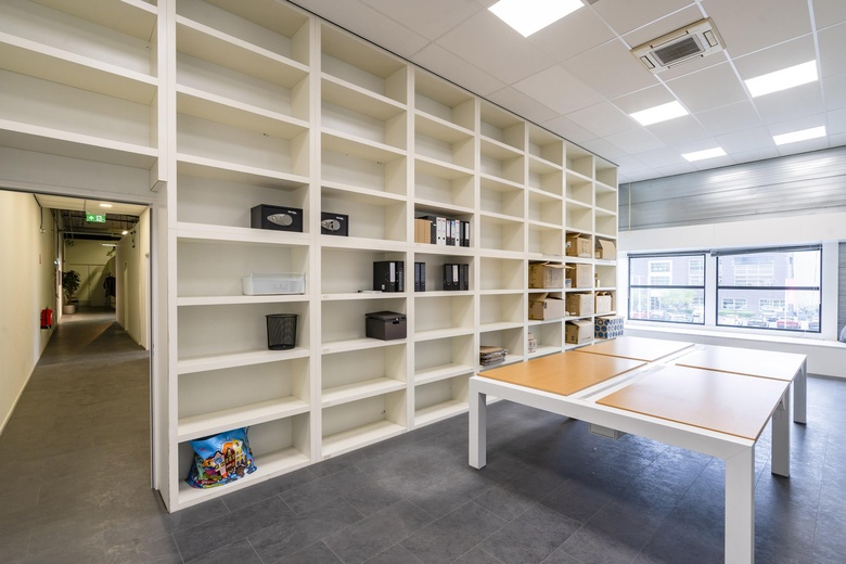 BedrijfsruimteaanKoningsbeltweg 51<br/> inAlmere BedrijfsruimteaanKoningsbeltweg 51<br/> inAlmere