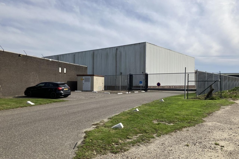 BedrijfsruimteaanMiddenweg 6<br/> inKapelle