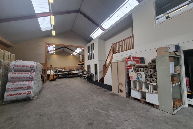 BedrijfsruimteaanIndustrieweg 21 a<br/> inVuren