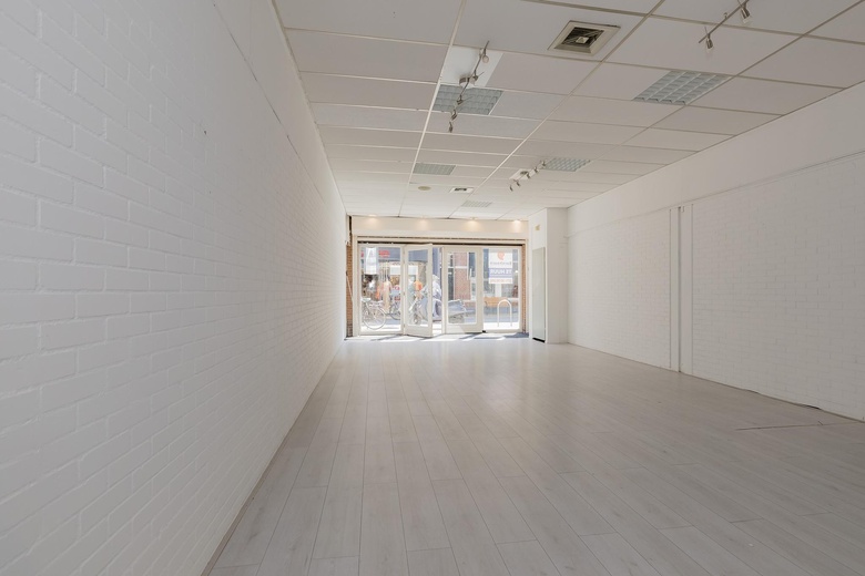 WinkelruimteaanHoofdstraat 243<br/> inSassenheim