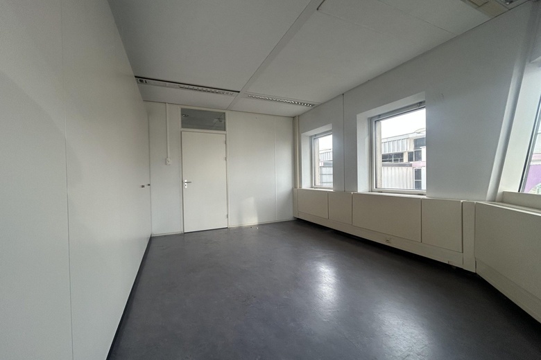 BedrijfsruimteaanTwentestraat 20-30<br/> inRotterdam