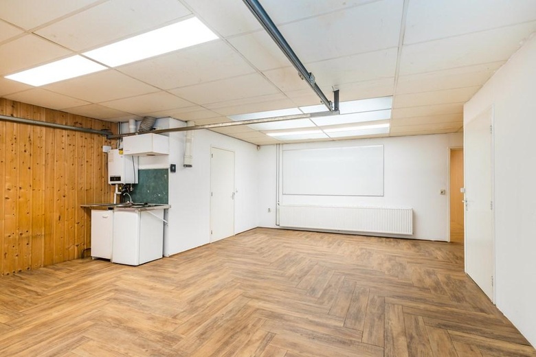 BedrijfsruimteaanAmbachtsweg 39 E<br/> inPijnacker