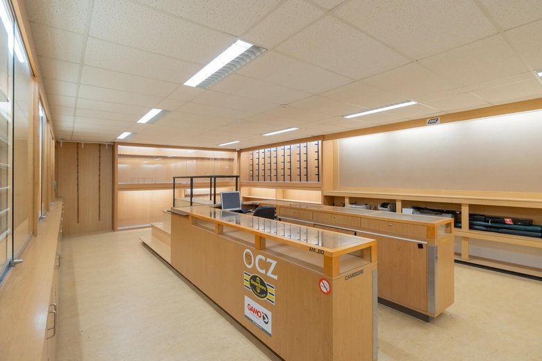 BedrijfsruimteaanTransportweg 21<br/> inNieuwkoop BedrijfsruimteaanTransportweg 21<br/> inNieuwkoop
