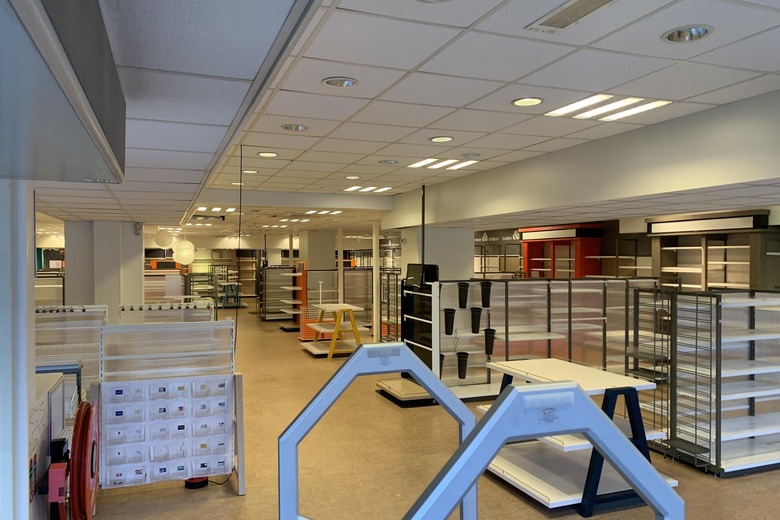 WinkelruimteaanRaadhuisplein 25 - 27<br/> inRozenburg