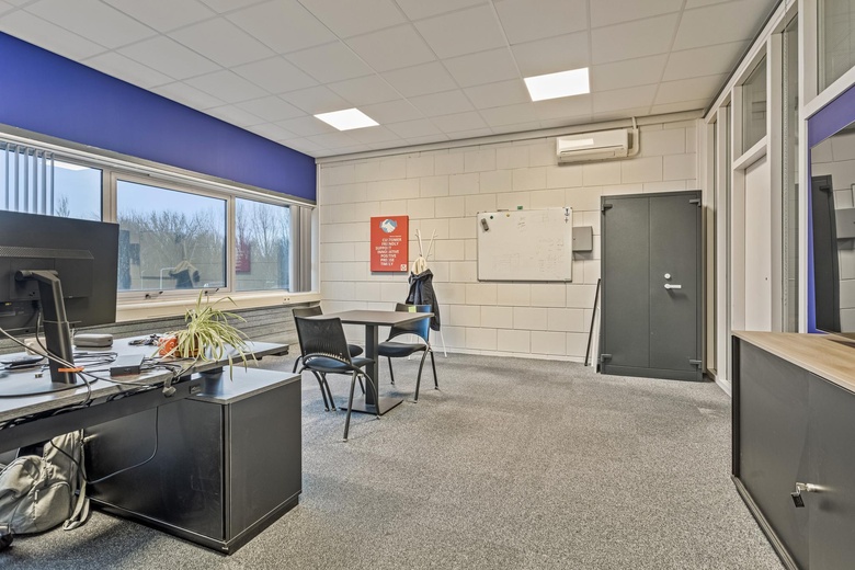 BedrijfsruimteaanTieleman en Drosweg 17<br/> inLeiden