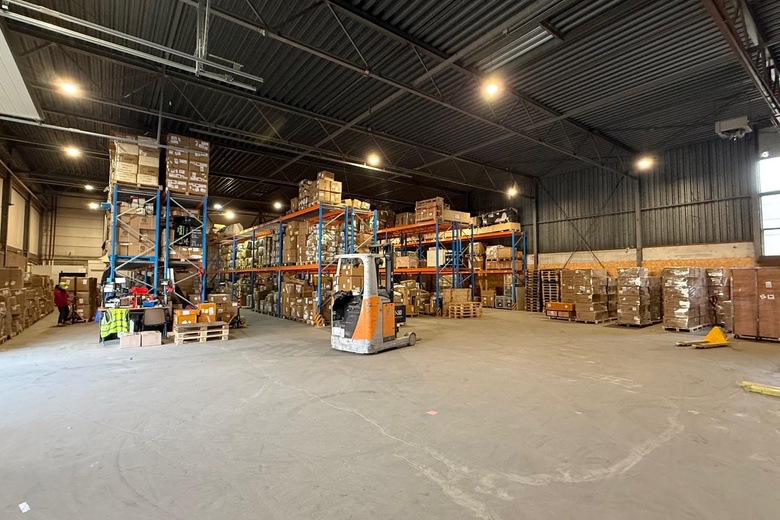 BedrijfsruimteaanRavenswade 130<br/> inNieuwegein