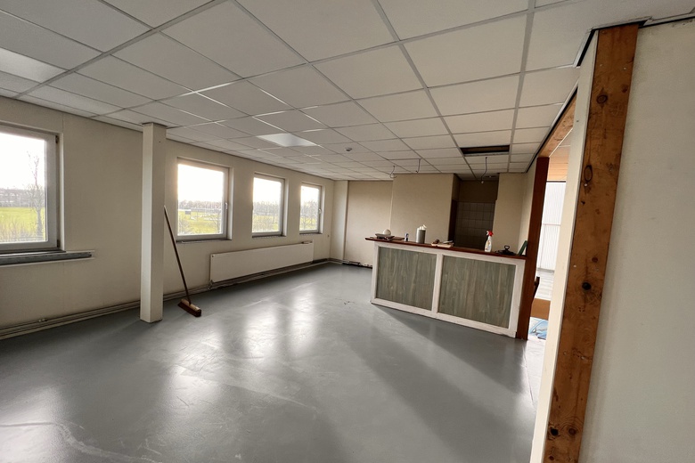 KantoorruimteaanSluisweg 11 a<br/> inLemmer KantoorruimteaanSluisweg 11 a<br/> inLemmer