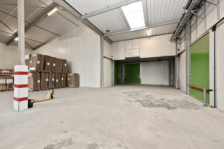 BedrijfsruimteaanGroothandelsmarkt 6<br/> inZwaagdijk-Oost BedrijfsruimteaanGroothandelsmarkt 6<br/> inZwaagdijk-Oost