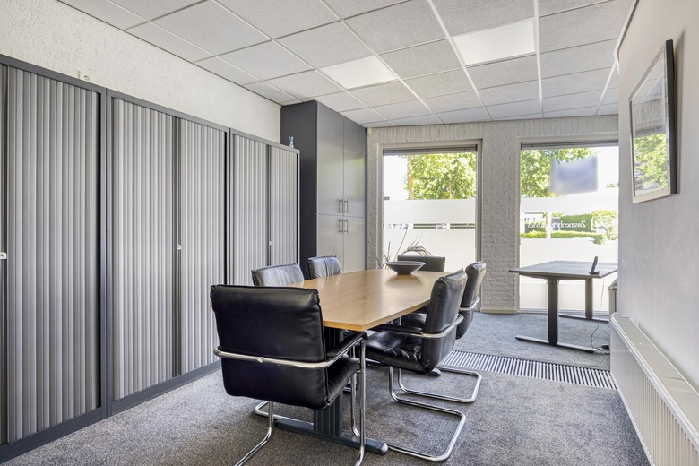 Kantoorruimteaan't Dorp 103<br/> inHeesch Kantoorruimteaan't Dorp 103<br/> inHeesch