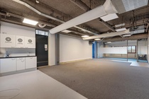 Bekijk foto 3 van Kennemerplein 6