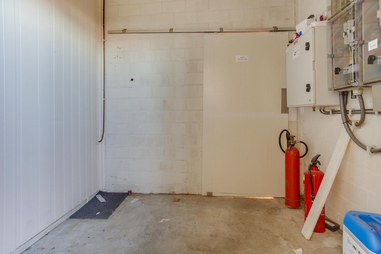 BedrijfsruimteaanHavenstraat 6<br/> inPeize BedrijfsruimteaanHavenstraat 6<br/> inPeize
