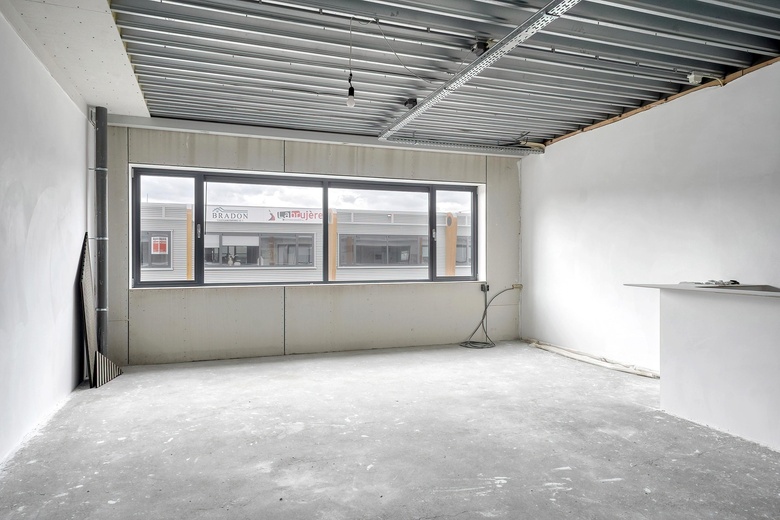 BedrijfsruimteaanIndustrieweg 12 N<br/> inZoeterwoude