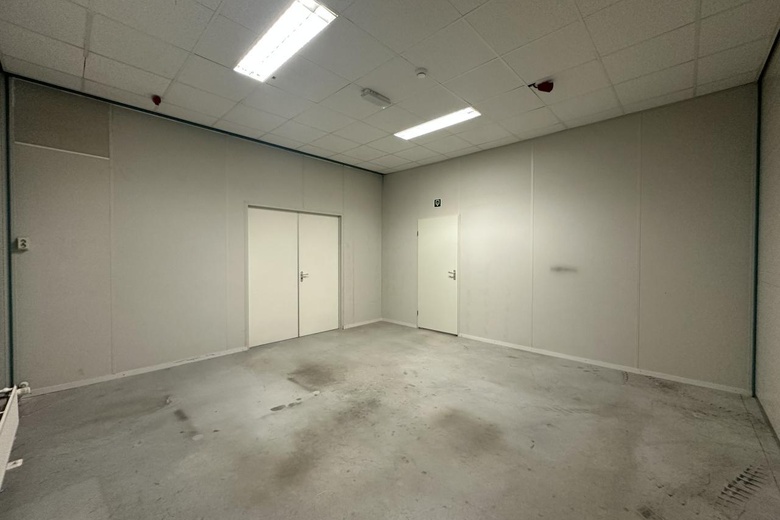 BedrijfsruimteaanCanadaweg 16<br/> inHalsteren