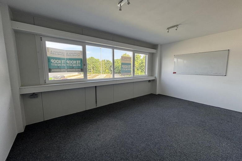 BedrijfsruimteaanNewtonstraat 67<br/> inZoetermeer