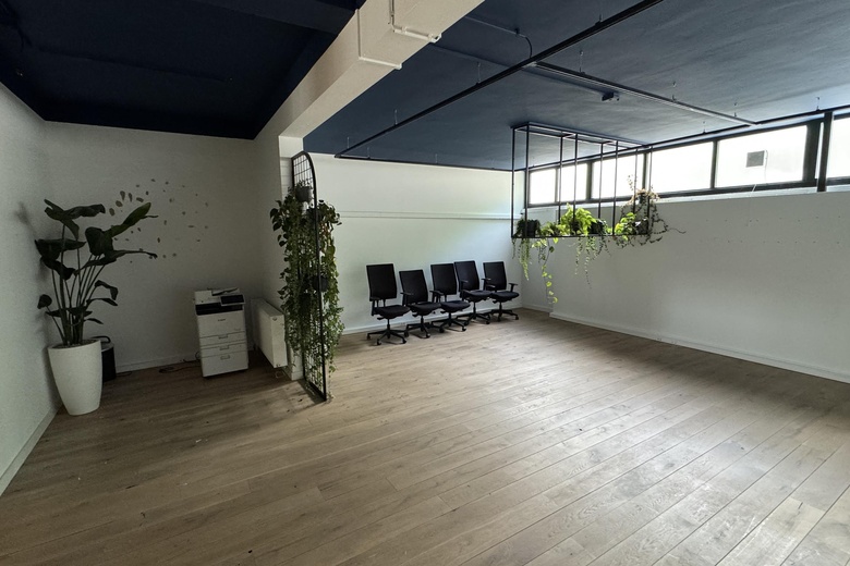 WinkelruimteaanLaan van Nieuw-Oost-Indie 102<br/> inDen Haag