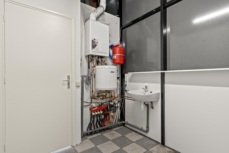 WinkelruimteaanRaadhuisplein 1<br/> inOosterbeek WinkelruimteaanRaadhuisplein 1<br/> inOosterbeek