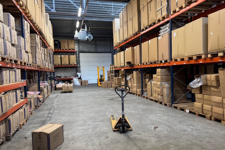 BedrijfsruimteaanElftweg 40 - 42<br/> inRaamsdonksveer