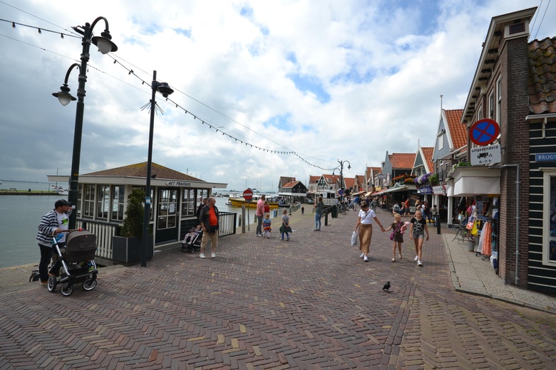 WinkelruimteaanBrugstraat 1<br/> inVolendam