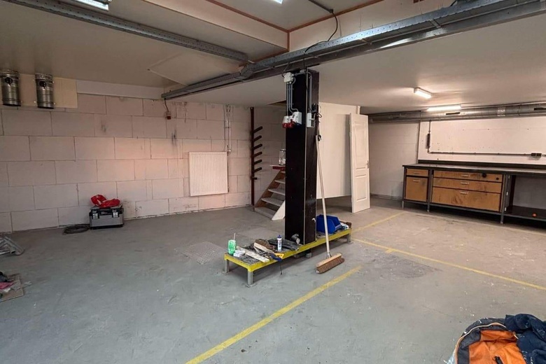 BedrijfsruimteaanAmpereweg 13<br/> inWoerden BedrijfsruimteaanAmpereweg 13<br/> inWoerden