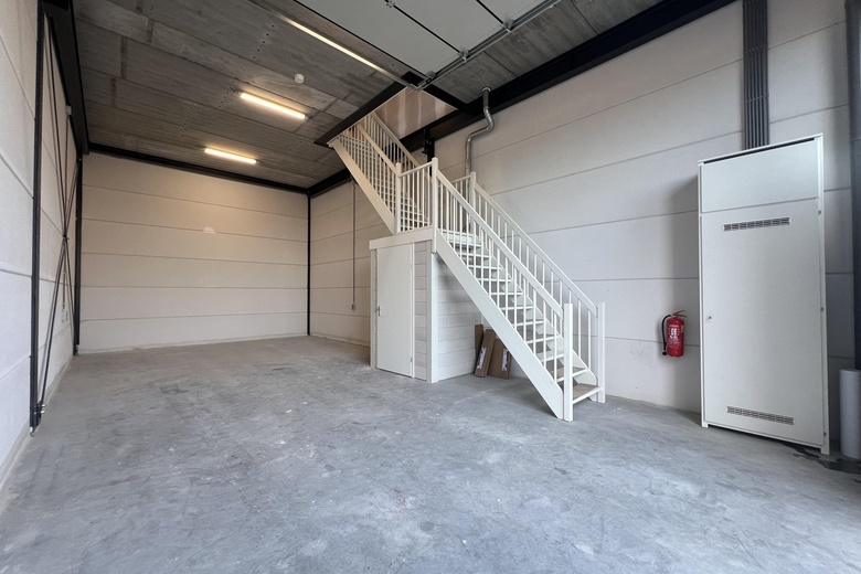 BedrijfsruimteaanJan van der Heijdenstraat 26 P<br/> inOud-Beijerland