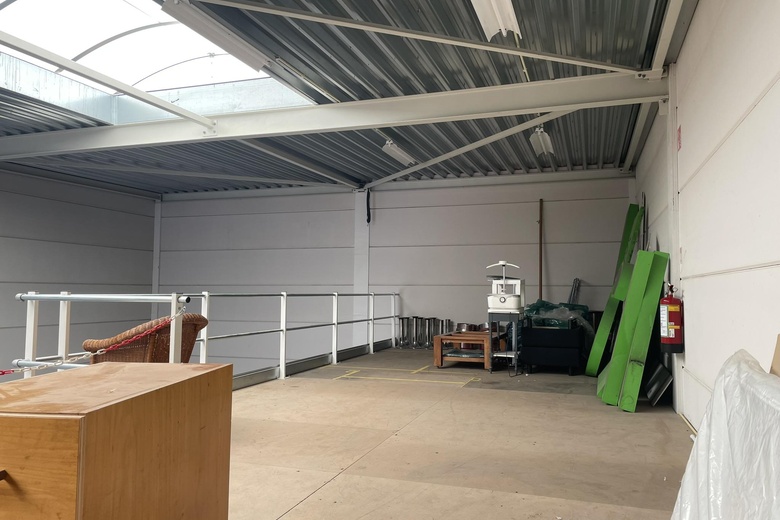 BedrijfsruimteaanHonderdland 386<br/> inMaasdijk