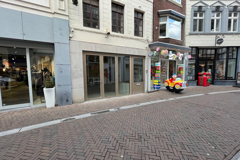 Bekijk foto 1 van Limbrichterstraat 15
