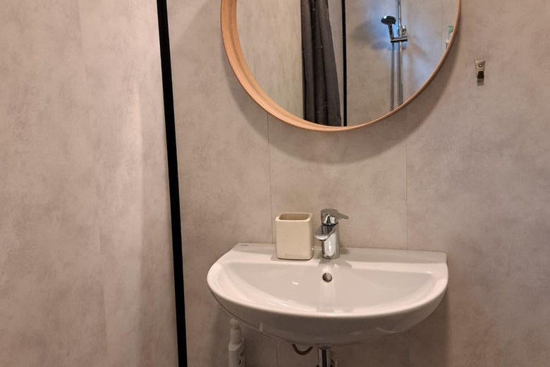 WinkelruimteaanGentsevaartstraat 33<br/> inAxel