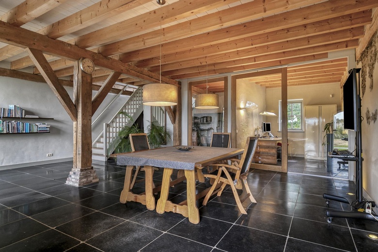 KantoorruimteaanZwanenburgseweg 6 a<br/> inHeeswijk