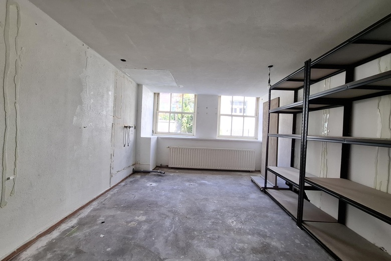 WinkelruimteaanVoorstraat 419<br/> inDordrecht WinkelruimteaanVoorstraat 419<br/> inDordrecht