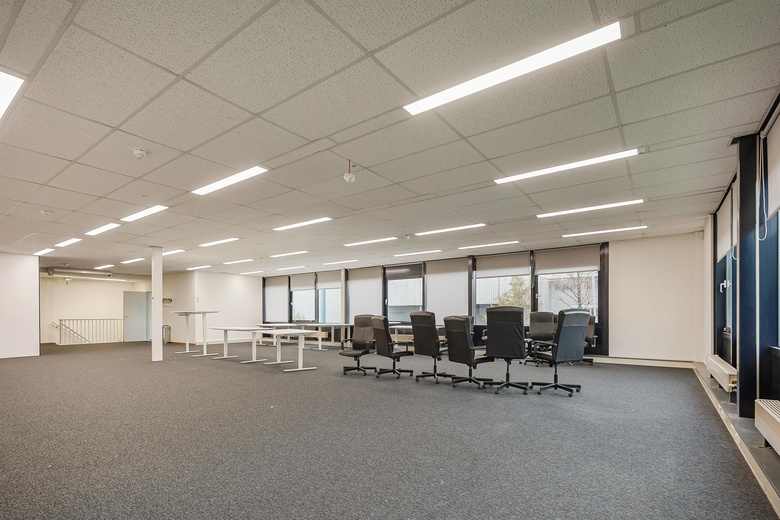 BedrijfsruimteaanParellaan 24<br/> inHoofddorp