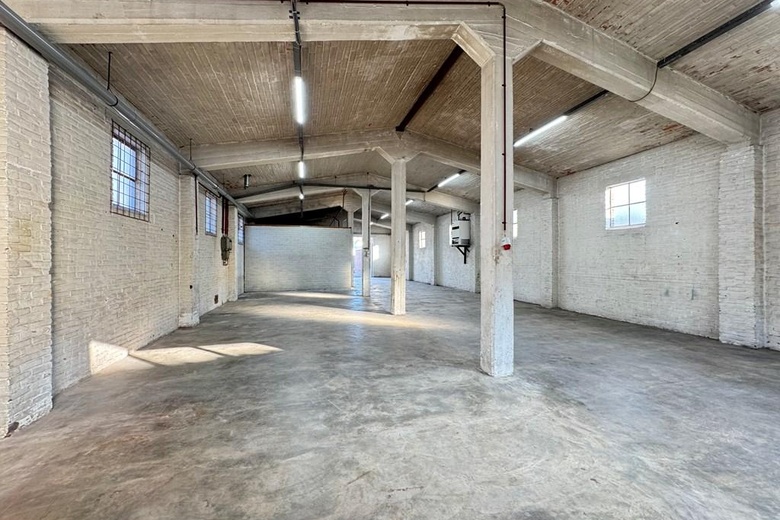 BedrijfsruimteaanLindenstraat 4<br/> inHapert