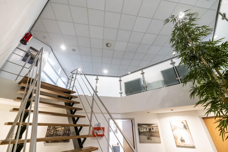 BedrijfsruimteaanOhmweg 11<br/> inAlblasserdam BedrijfsruimteaanOhmweg 11<br/> inAlblasserdam
