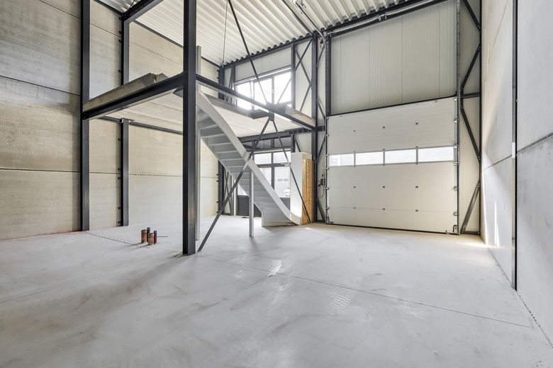 BedrijfsruimteaanSippenbroek 11<br/> inZutphen BedrijfsruimteaanSippenbroek 11<br/> inZutphen