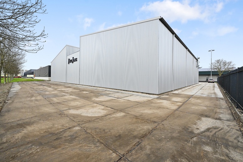 BedrijfsruimteaanGroothandelsmarkt 6<br/> inZwaagdijk-Oost BedrijfsruimteaanGroothandelsmarkt 6<br/> inZwaagdijk-Oost